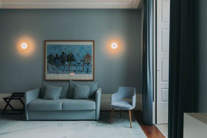 Room 25 of 147