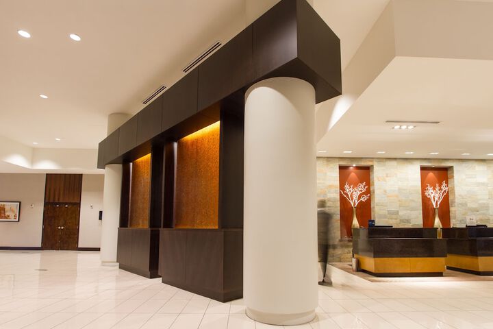 Check-in/check-out kiosk