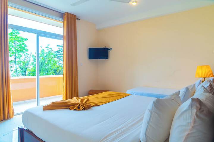 Room 33 of 74