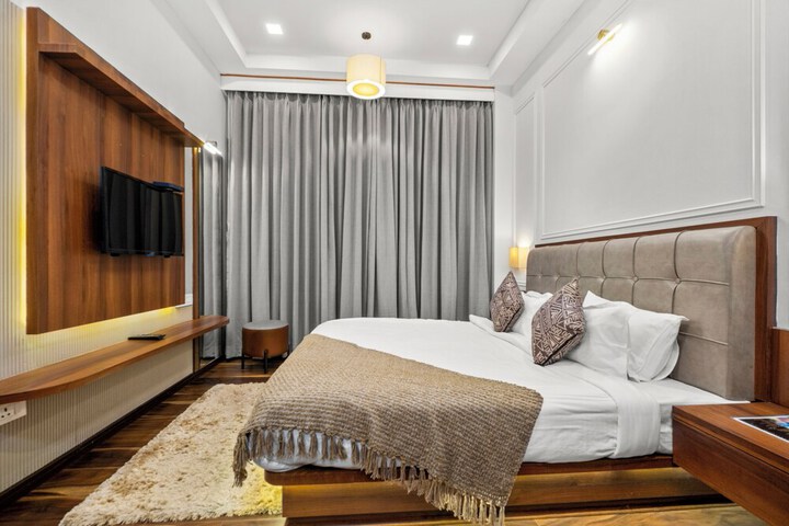 Room 13 of 40