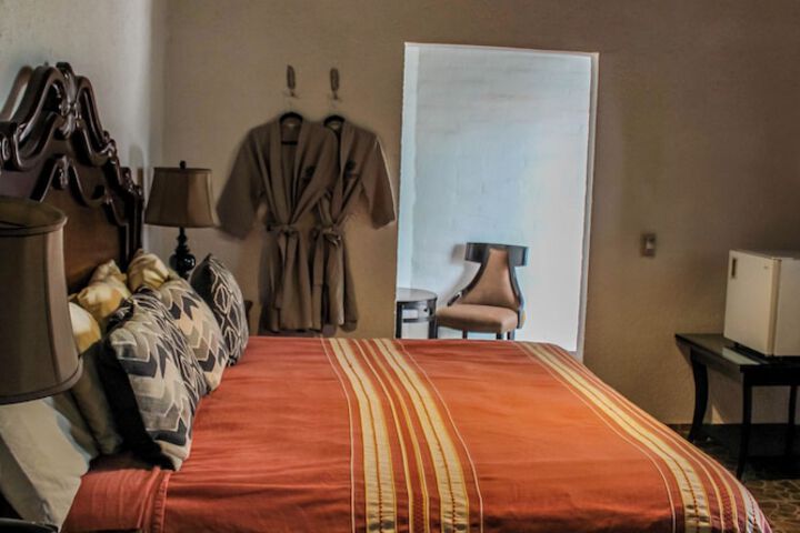Room 11 of 205