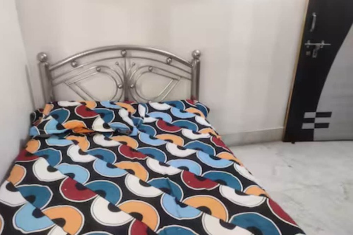 Room 8 of 20