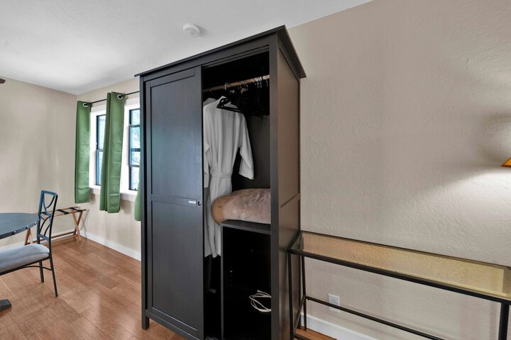 Room 55 of 172