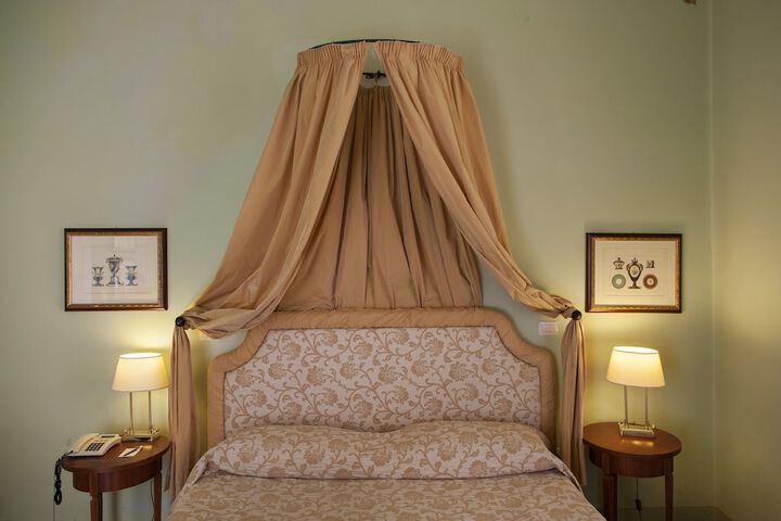 Room 4 of 29