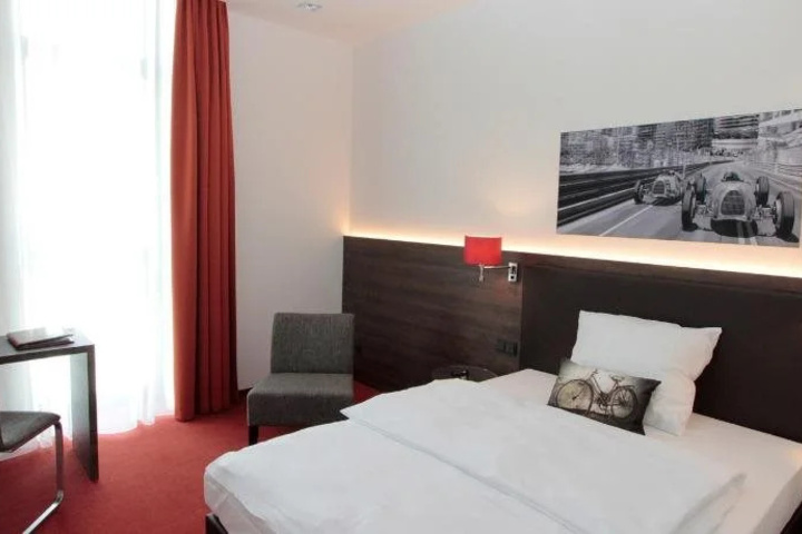 Room 2 of 20
