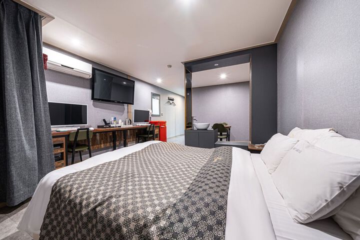 Room 40 of 105