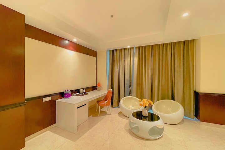 Room 14 of 22