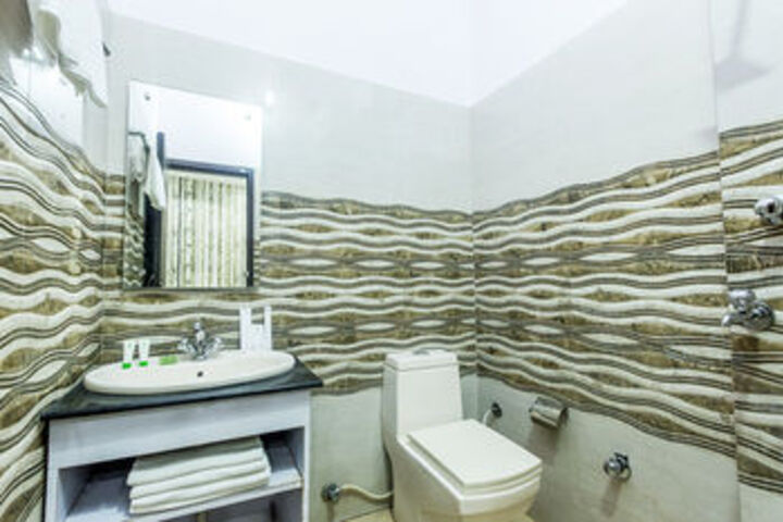 Room 2 of 30