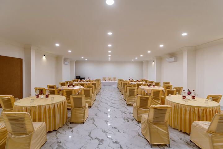 Ballroom/Hall 29 of 43