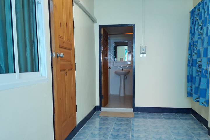 Room 6 of 23