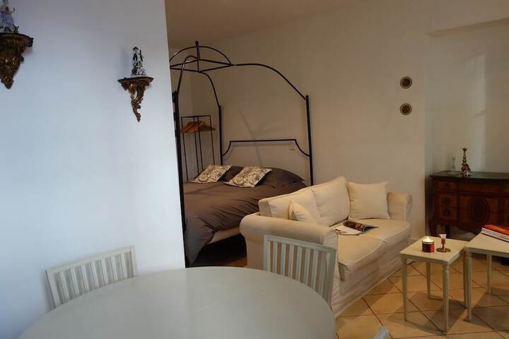 Room 14 of 14