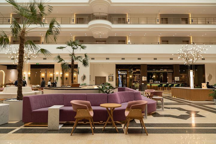 Entrance & Lobby