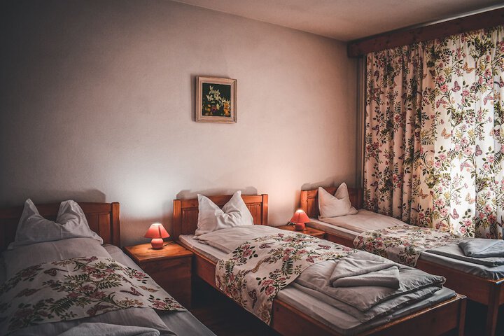 Room 9 of 9