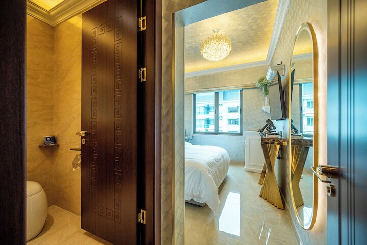 Room 213 of 285