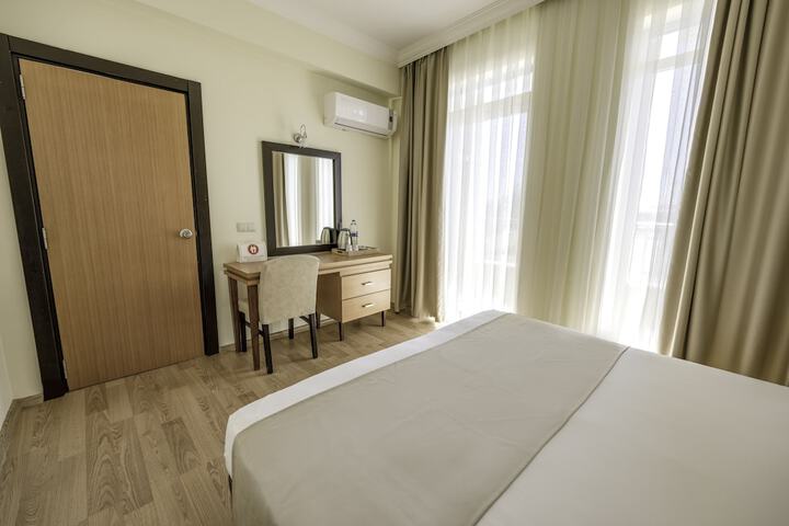 Room 12 of 51