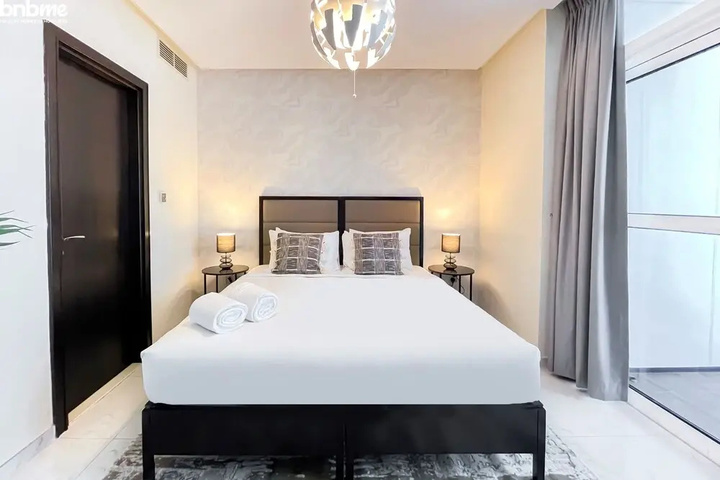Room 2 of 17