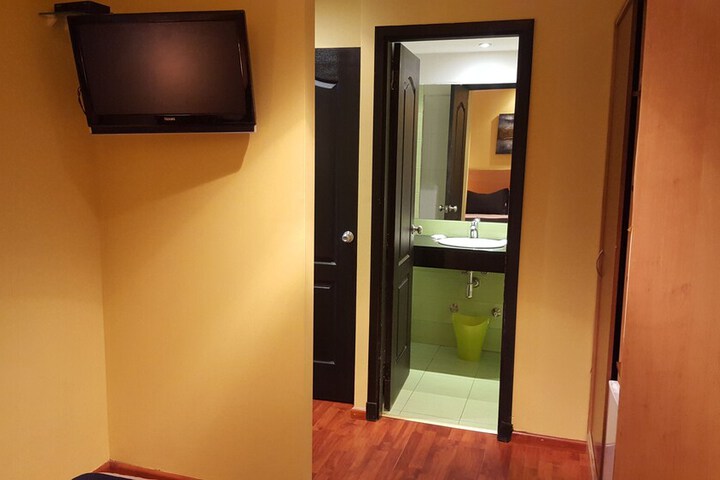 Room 76 of 110