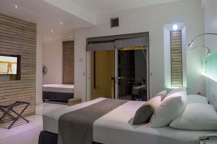 Room 8 of 42