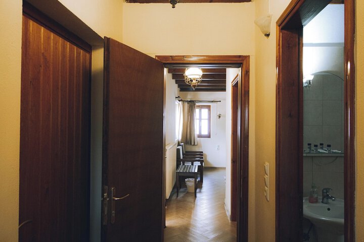 Room 57 of 206