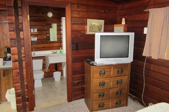 Room 4 of 11