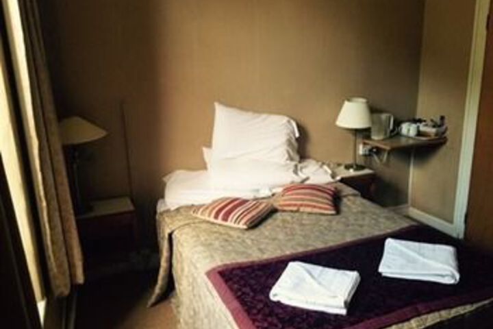 Room 18 of 29