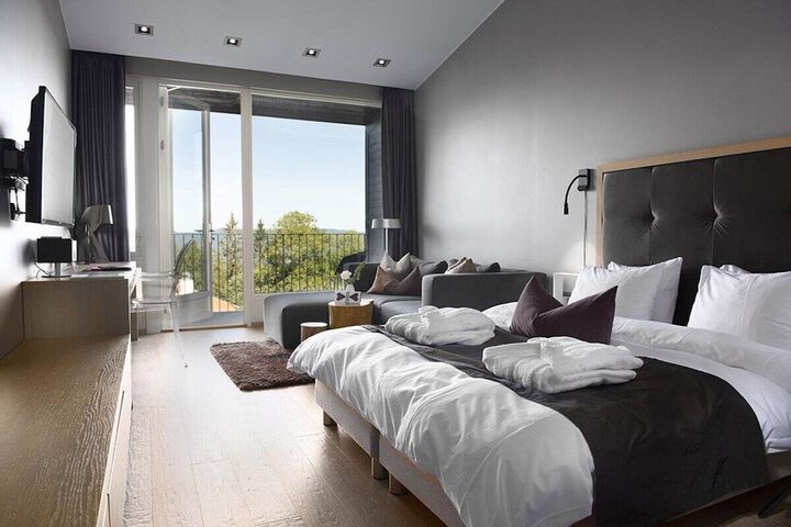 Room 5 of 7