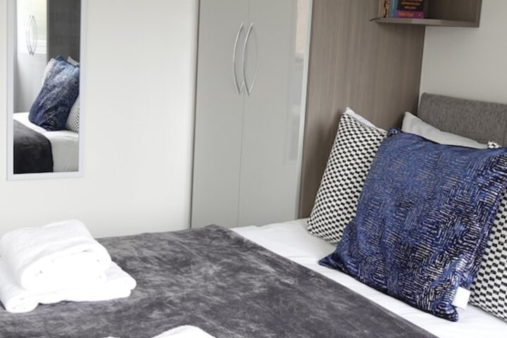 Room 27 of 49