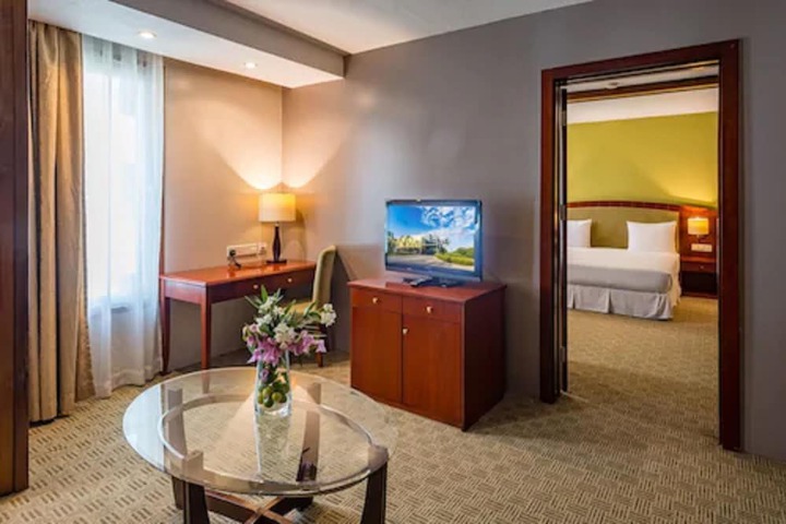 Room 12 of 60