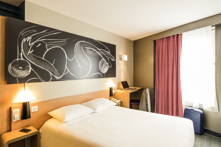 Room 3 of 80