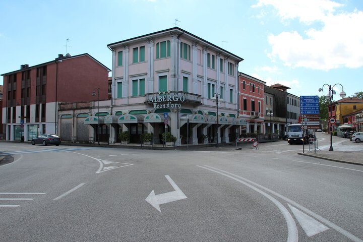 Hotel 38 of 40