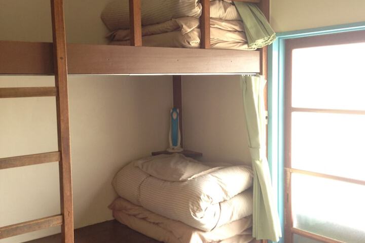 Room 6 of 37