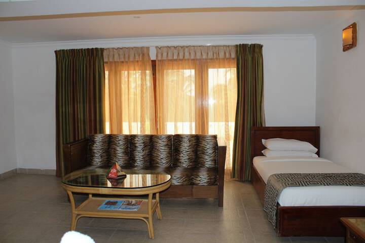 Room 38 of 143