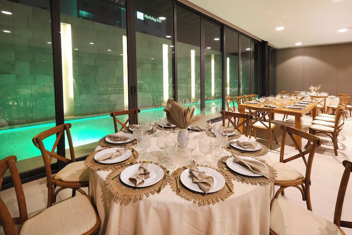 Ballroom/Hall 86 of 110