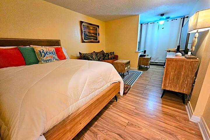 Oceanfront escape with 2 pools!