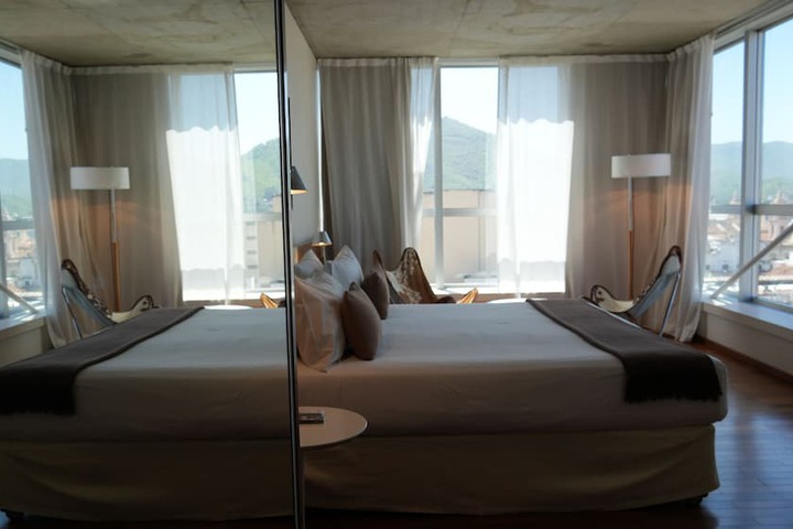Room 35 of 78