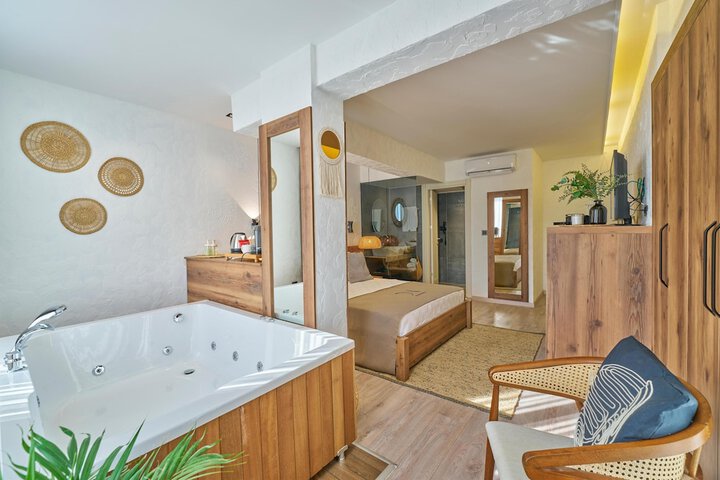 Room 22 of 27