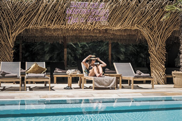 Pool 67 of 120