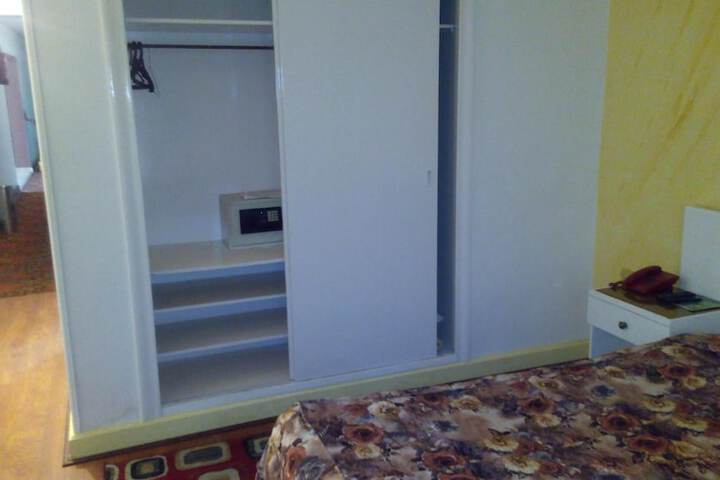 Room 10 of 57