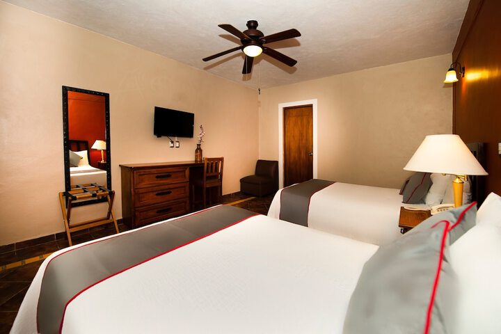 Room 13 of 38