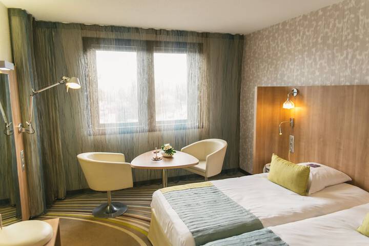 Room 6 of 42
