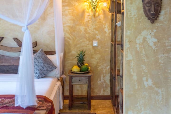 Room 3 of 65