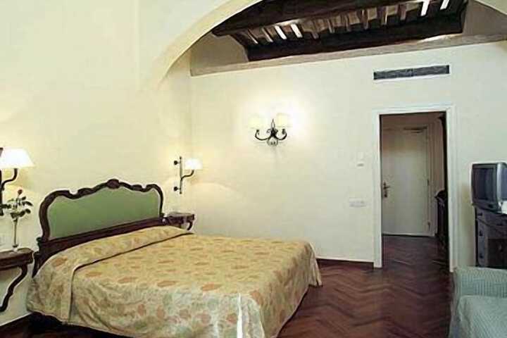 Room 20 of 66