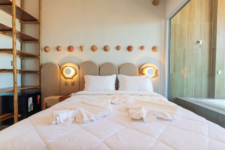Room 4 of 43