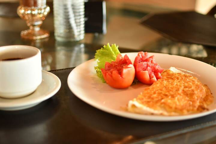 Breakfast/Coffee Service 24 of 27
