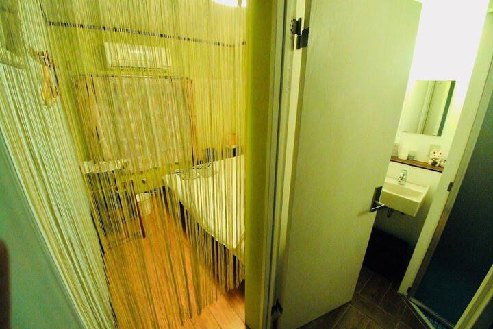 Room 37 of 54