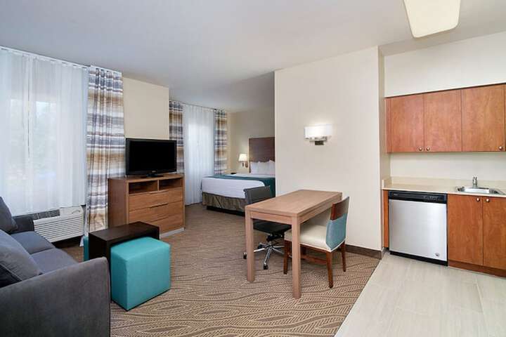 Studio Suite King Bed (9 of 12)