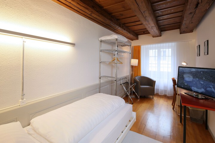 Room 19 of 60