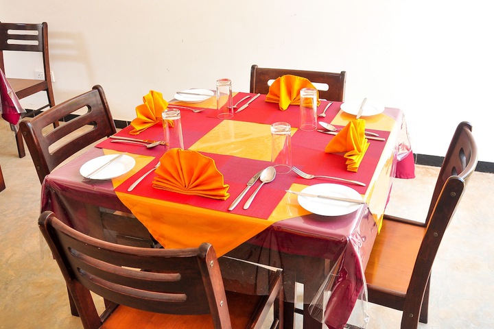 Dining 22 of 24