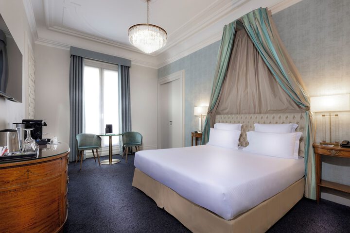 Room 21 of 50