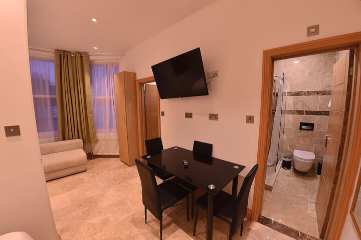 Room 43 of 90